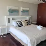 Mouilie Point 1 Bedroom With Sea Views And Pool