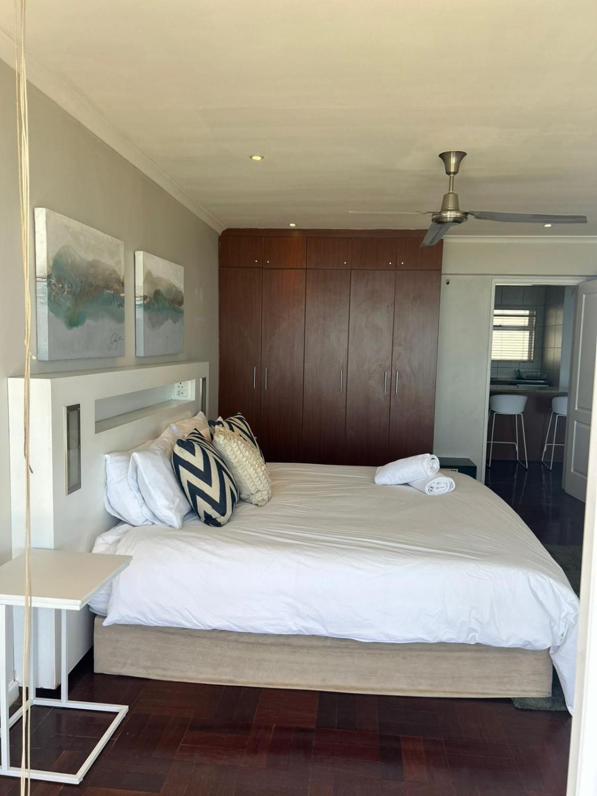 Mouilie Point 1 Bedroom With Sea Views And Pool