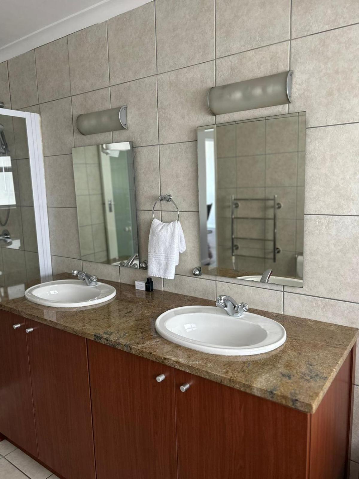 Mouilie Point 1 Bedroom With Sea Views And Pool Apartment *