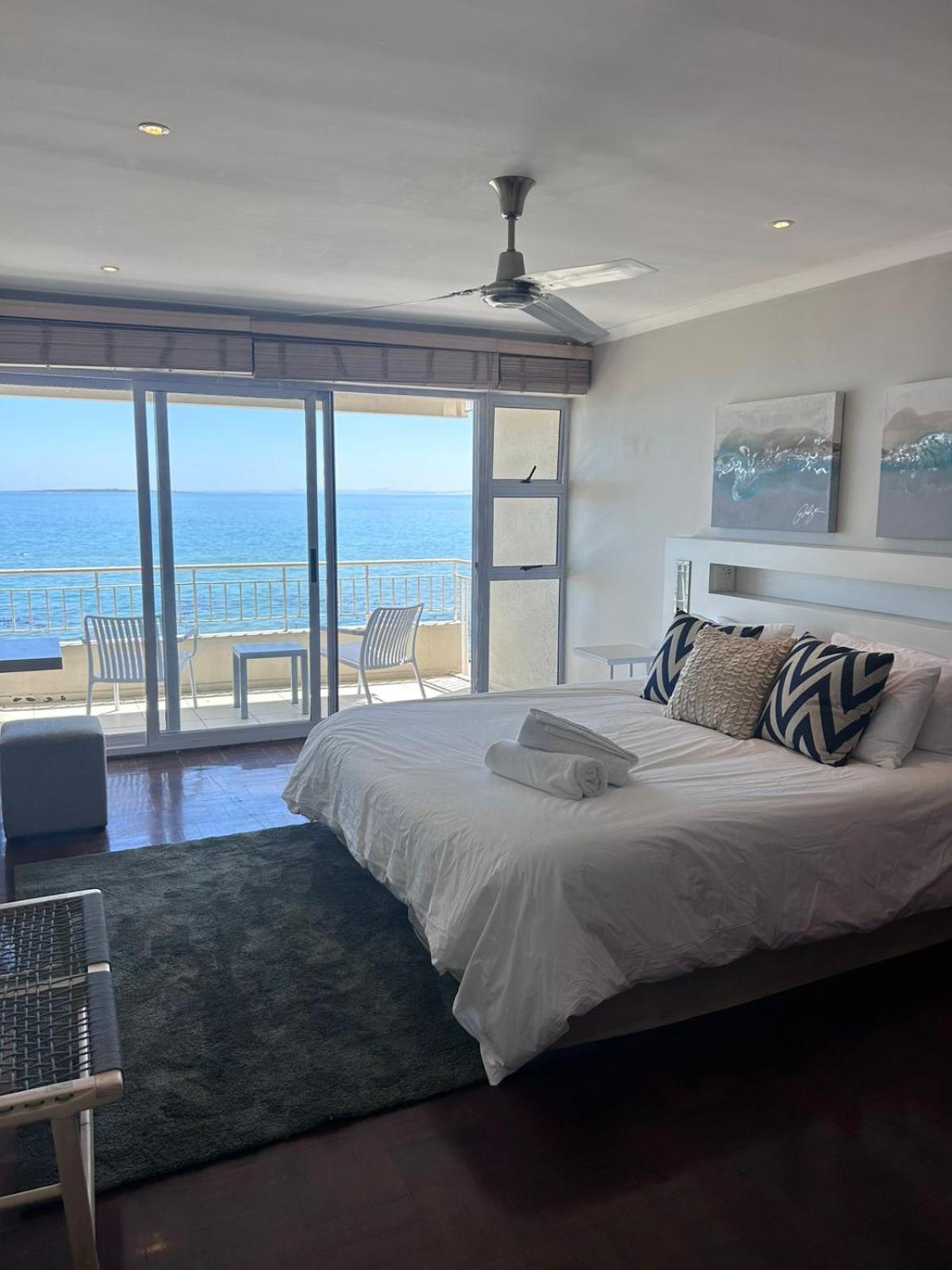 Mouilie Point 1 Bedroom With Sea Views And Pool Apartment Cape Town