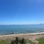 Mouilie Point 1 Bedroom With Sea Views And Pool